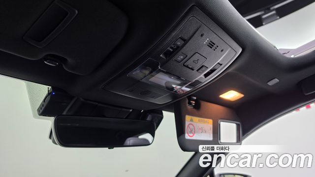 Lexus UX 2024 — photo 22