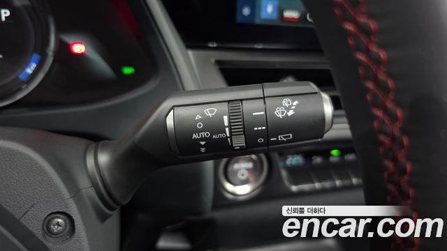 Lexus UX 2024 — photo 24