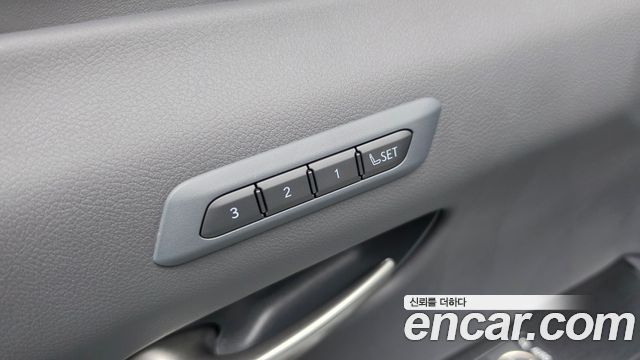 Lexus UX 2024 — photo 25