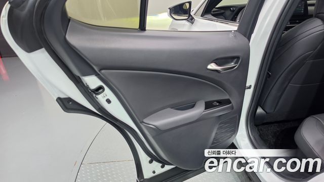 Lexus UX 2024 — photo 15