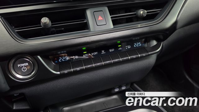 Lexus UX 2024 — photo 29