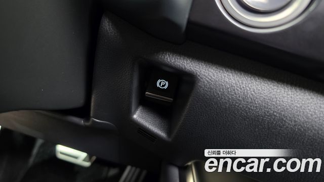 Lexus UX 2024 — photo 30
