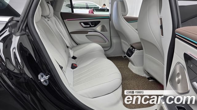 Mercedes-Benz EQS 2022 — photo 17