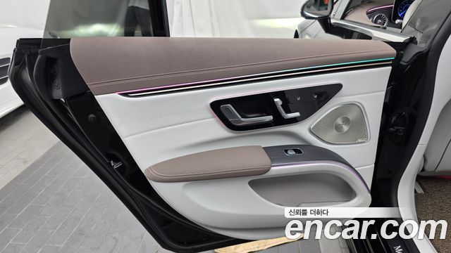 Mercedes-Benz EQS 2022 — photo 15