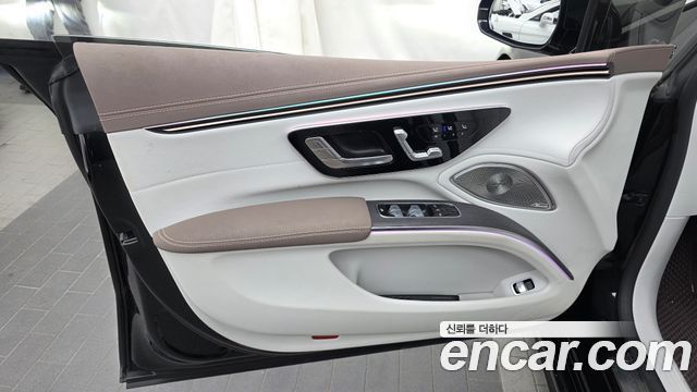 Mercedes-Benz EQS 2022 — photo 33