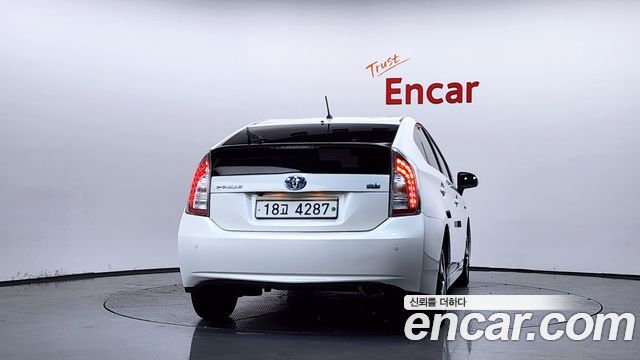 Toyota Prius 2013 — photo 4