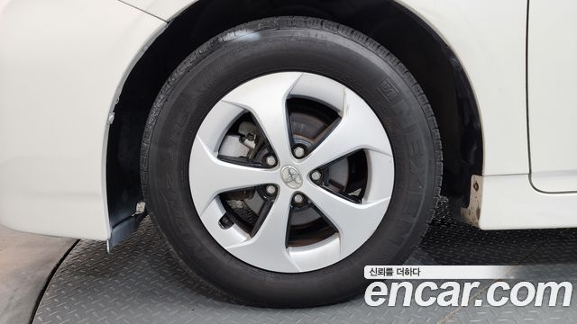 Toyota Prius 2013 — photo 5