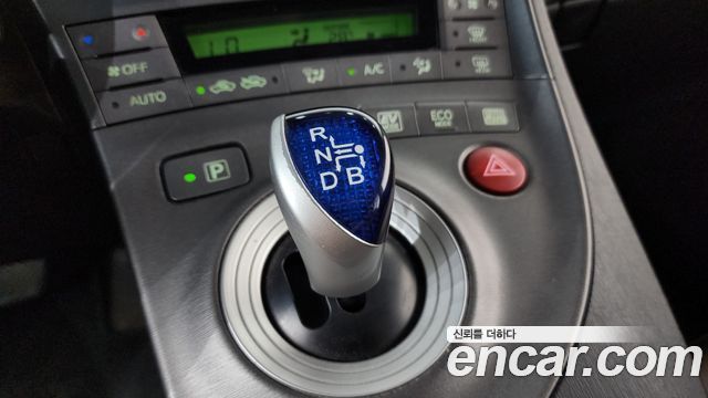 Toyota Prius 2013 — photo 9
