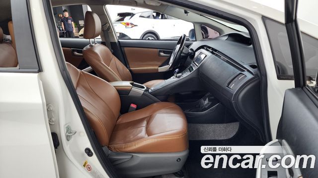 Toyota Prius 2013 — photo 11