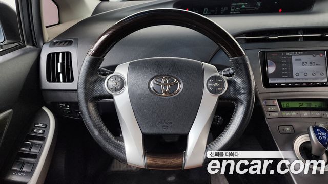 Toyota Prius 2013 — photo 13