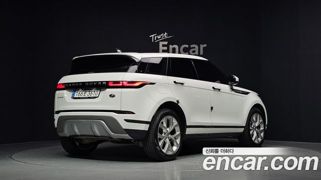 Land Rover Range Rover Evoque 2023 — photo 2