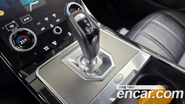 Land Rover Range Rover Evoque 2023 — photo 12