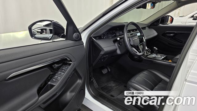 Land Rover Range Rover Evoque 2023 — photo 13