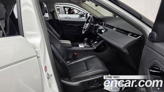Land Rover Range Rover Evoque 2023 — photo 17
