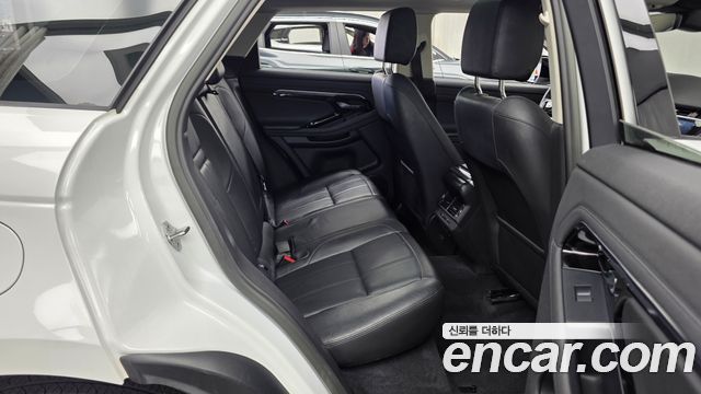 Land Rover Range Rover Evoque 2023 — photo 18