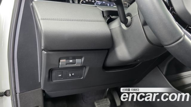 Land Rover Range Rover Evoque 2023 — photo 22