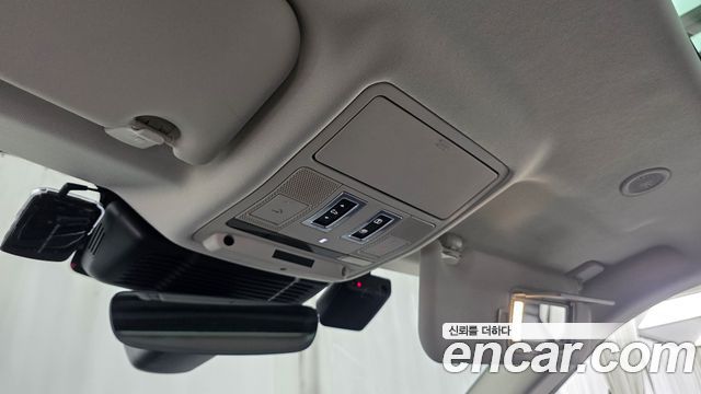 Land Rover Range Rover Evoque 2023 — photo 23