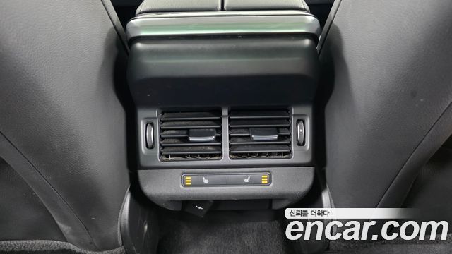 Land Rover Range Rover Evoque 2023 — photo 24