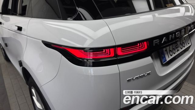 Land Rover Range Rover Evoque 2023 — photo 9