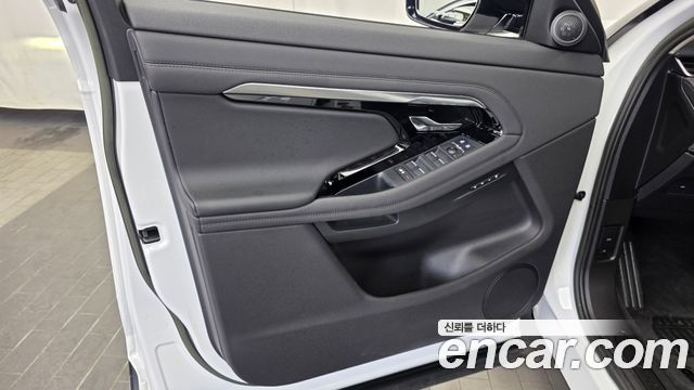 Land Rover Range Rover Evoque 2023 — photo 14