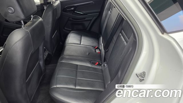 Land Rover Range Rover Evoque 2023 — photo 16