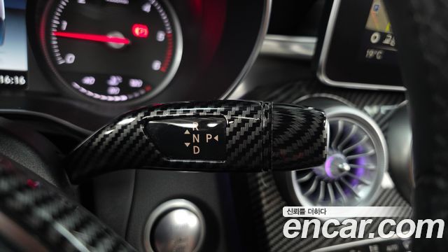 Mercedes-Benz GLC-Class 2018 — photo 9