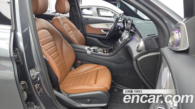 Mercedes-Benz GLC-Class 2018 — photo 11