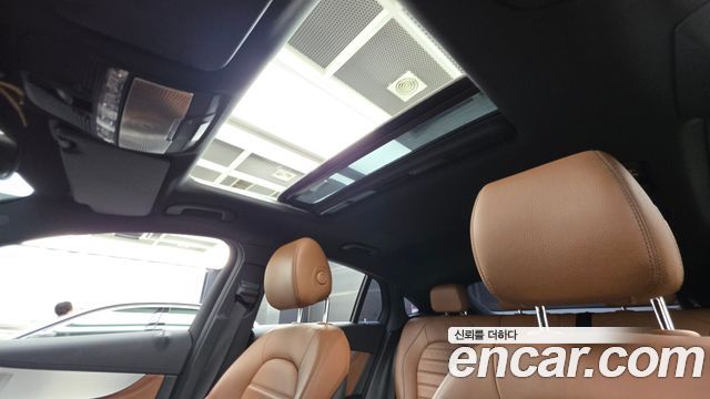 Mercedes-Benz GLC-Class 2018 — photo 18