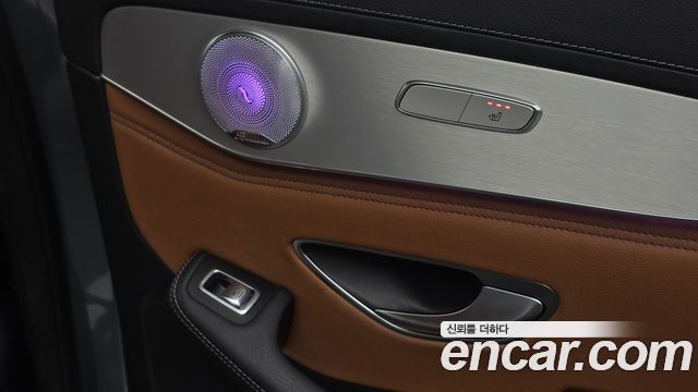Mercedes-Benz GLC-Class 2018 — photo 19
