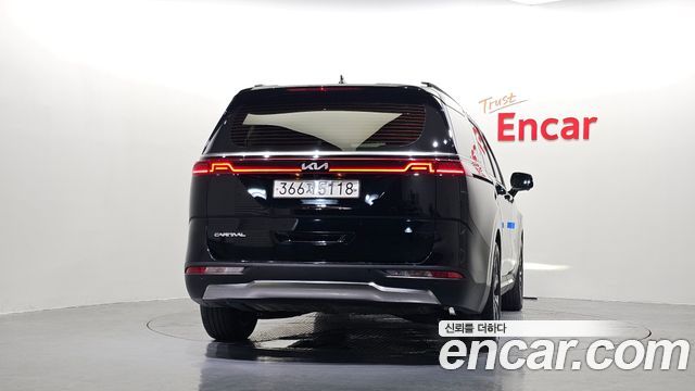Kia Canival 2023 — photo 4