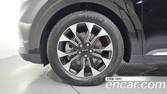 Kia Canival 2023 — photo 5