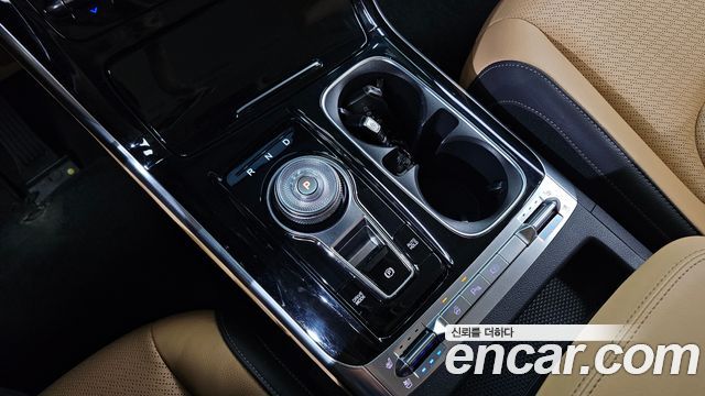 Kia Canival 2023 — photo 9
