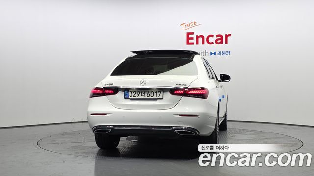 Mercedes-Benz E-Class 2021 — photo 4