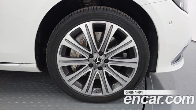 Mercedes-Benz E-Class 2021 — photo 5
