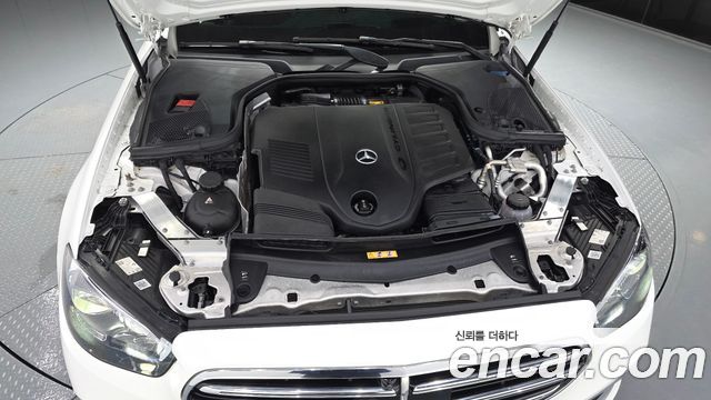 Mercedes-Benz E-Class 2021 — photo 6