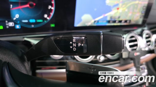 Mercedes-Benz E-Class 2021 — photo 12