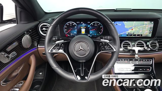 Mercedes-Benz E-Class 2021 — photo 19