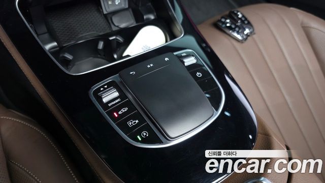 Mercedes-Benz E-Class 2021 — photo 23
