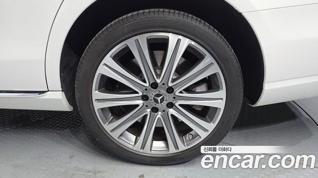 Mercedes-Benz E-Class 2021 — photo 7