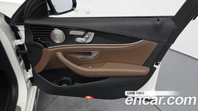 Mercedes-Benz E-Class 2021 — photo 14