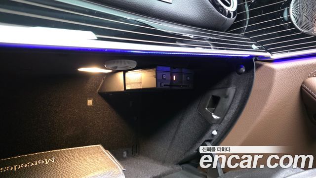Mercedes-Benz E-Class 2021 — photo 28