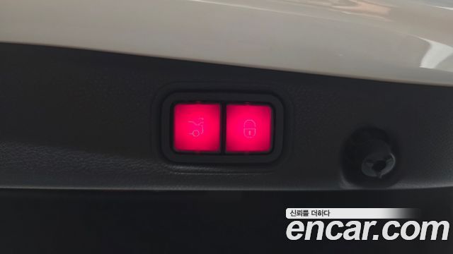 Mercedes-Benz E-Class 2021 — photo 32