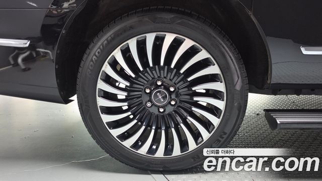 Lincoln Navigator 2020 — photo 5