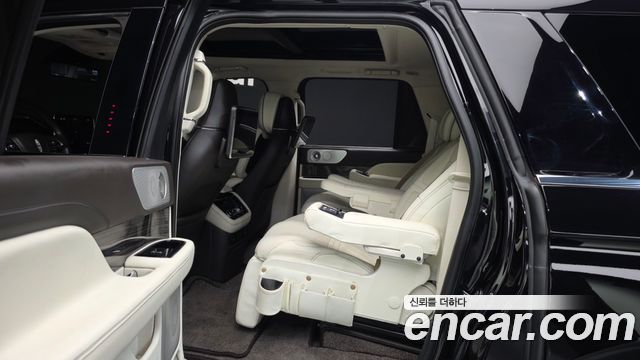 Lincoln Navigator 2020 — photo 18