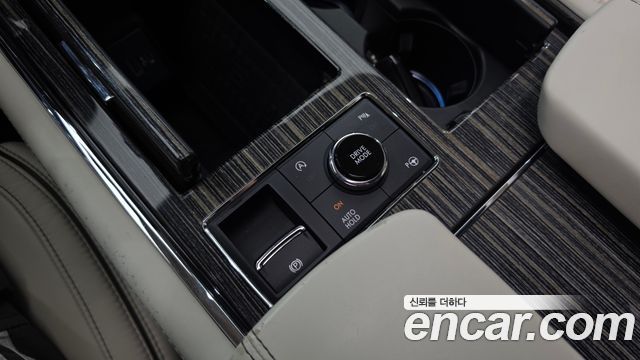 Lincoln Navigator 2020 — photo 23