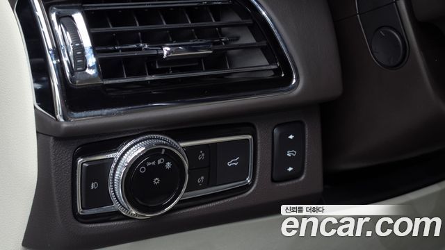 Lincoln Navigator 2020 — photo 28