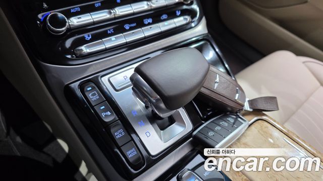 Genesis EQ900 2016 — photo 9