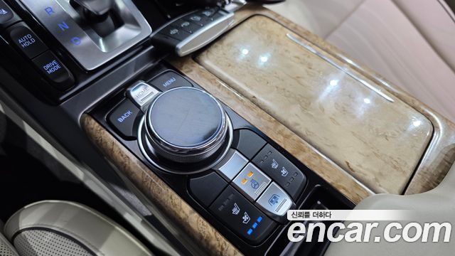 Genesis EQ900 2016 — photo 17