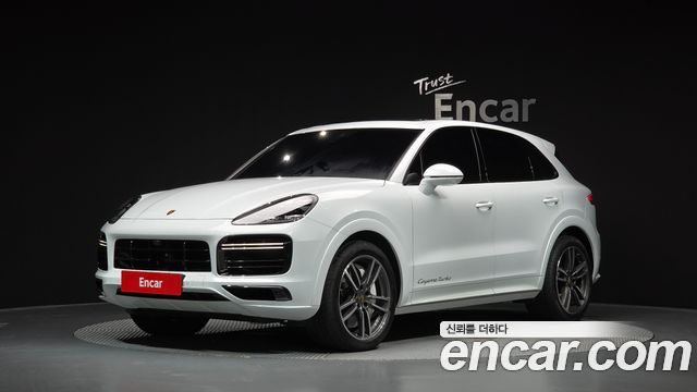 Porsche Cayenne 2023 — photo 1
