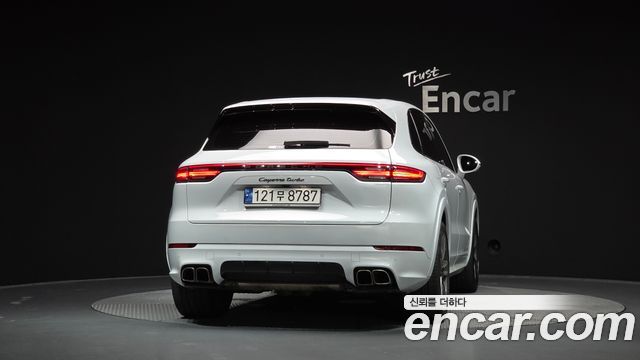Porsche Cayenne 2023 — photo 4